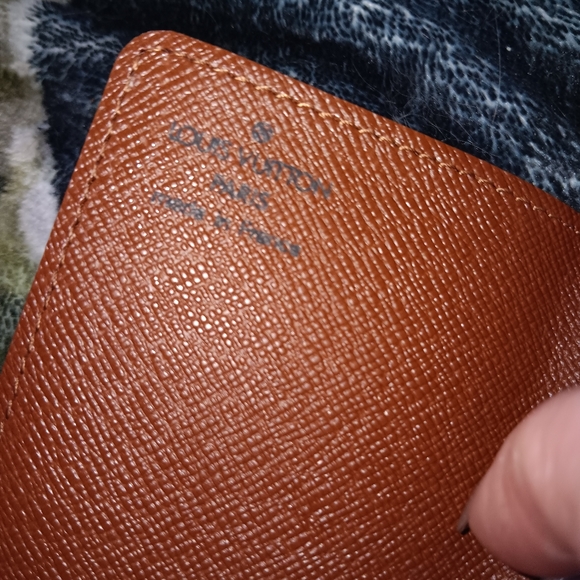 Louis Vuitton Card Holder - Picture 6 of 12